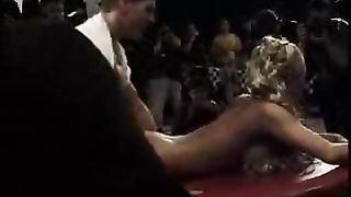 Video porno - Sbattuta a turno