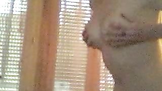 Ragazza francese spogliarello in webcam