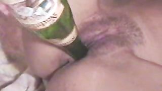 Exragazza masturbazione con bottiglia