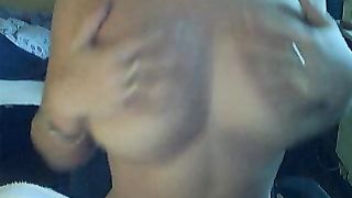 Troia super tettona masturbazione in cam