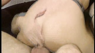 Video coppia amatoriale fa sesso in camera