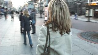 Video porno - studentessa trombata nei bagni