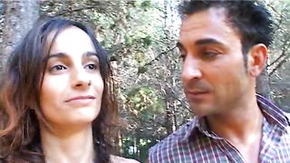 Moglie esibizionista cavalca dildo