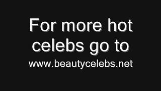 Anteprima del video: Moglie con grosse bocce fa pompino