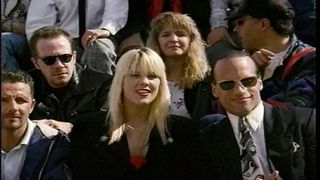 Video porno - ragazza vergine fa bocchino e spagnola