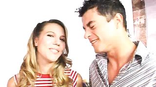 Coppia fa sesso amatoriale in ufficio