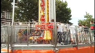 Video porno - pompino in cambio di un passaggio in auto