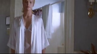 Video porno - giovane troia inculata hard