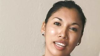 Video porno - biondina vergine scopata hard