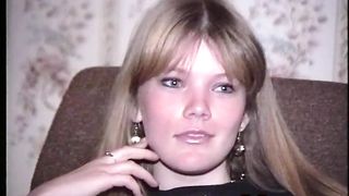 Video porno - biondina vergine scopata hard