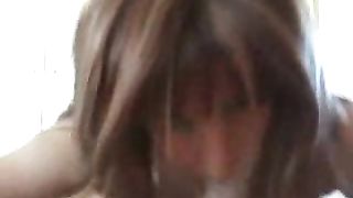 Ragazza fa pompino al fidanzato