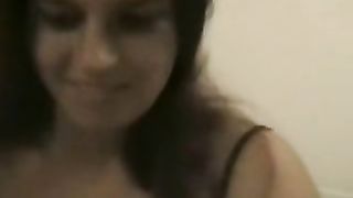 Anteprima del video: Ragazza fa pompino e sega al fidanzato