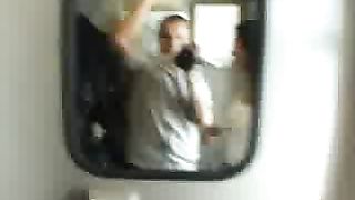 Pompino amatoriale nella toilet di un treno