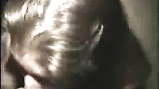 Figa bionda pompa con sborrata in faccia