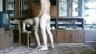 Donna matura fa sesso hard con giovane uomo