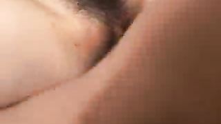 Ragazza giapponese fica sverginata sul letto