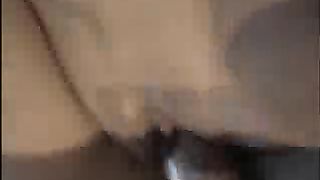 Ragazza cicciottella se lo prende nel culo