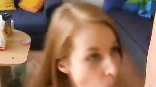 Sexy porcellina scopata a pecorina