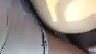 Bellezza bionda esibizionista chiava all’aperto