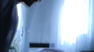 Sexy casalinga porca fa pompino con schizzi di sperma