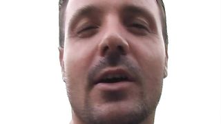 Anteprima del video: Vecchia troia golosa di cazzo