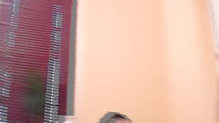 Sverginamento anale con schizzi di calda sborra bianca