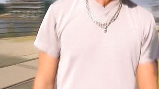 Donna sborrata sulla vagina rasata