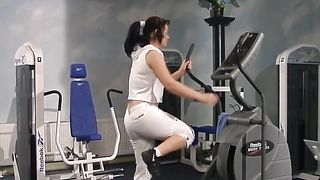 Anteprima del video: Gran pompinara succhia cappella