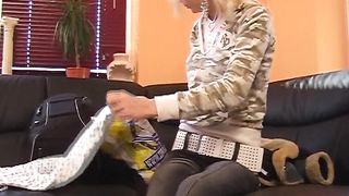 Video porno - pornostar bionda Hannah Harper