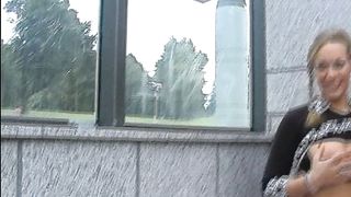 Anteprima del video: Strizza tette giapponesi