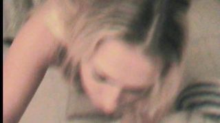 Puttana succhia avidamente