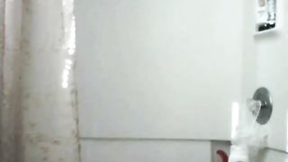 Anteprima del video: Mora figa sotto la doccia