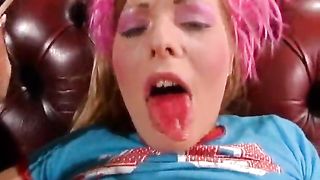 Video porno - ricca troietta ereditiera