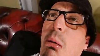 Video porno - ricca troietta ereditiera