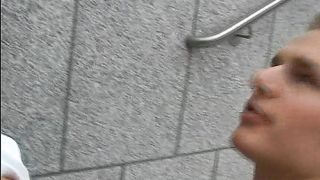 Copiosa sborrata in culo