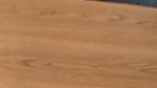 Anteprima del video: Studentessa si masturba in classe