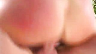 Video porno - scopata in giardino