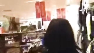 Pompino al centro commerciale