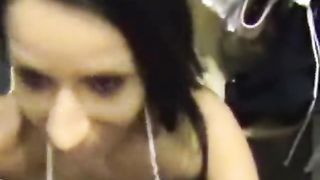 Pompino al centro commerciale