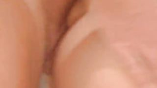 Video porno - scolaretta eccitata