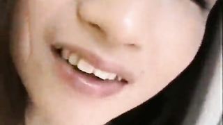 Si masturba sul treno