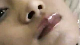 Si masturba sul treno