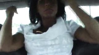 Pompino e scopata in auto