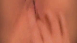 Ragazza che si masturba