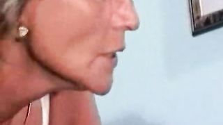 Video porno – vecchia maiala tettona