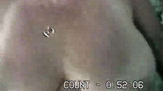 Coppia tromba sul letto matrimoniale