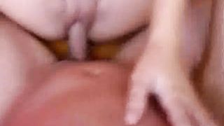 Casalinga sborrata in faccia