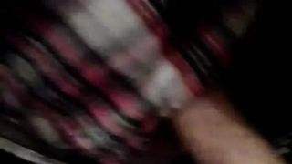 Succhia cazzo in un bagno pubblico