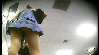 Senza slip sotto la minigonna