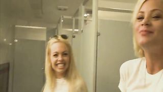 Pompino da due puttane bionde